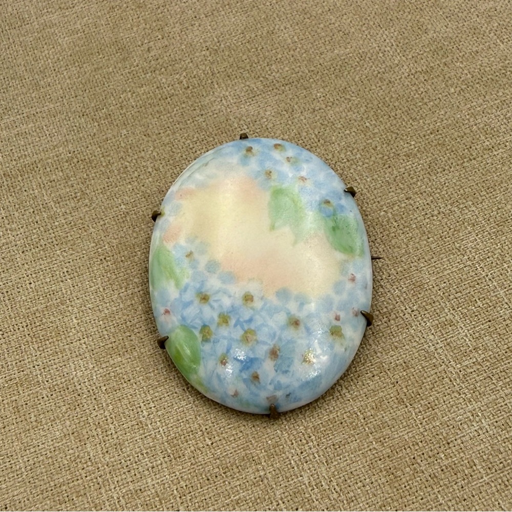 Antique Porcelain Hand Painted Flower Floral brooch - Picture 1 of 6